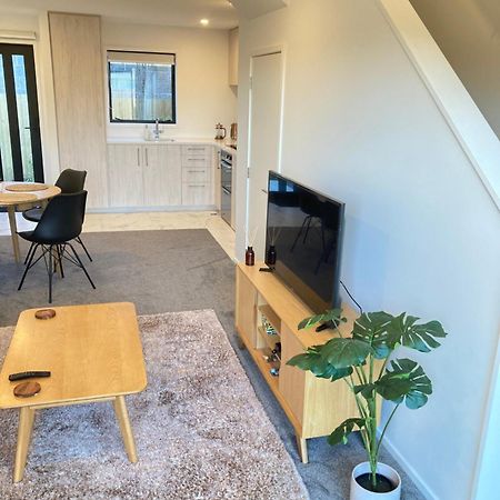 Cheerful 2 Bedroom Townhouse In Addington! Christchurch Bagian luar foto