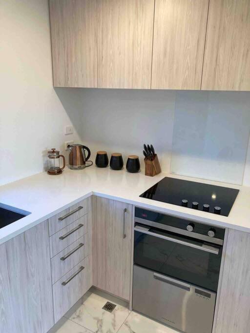 Cheerful 2 Bedroom Townhouse In Addington! Christchurch Bagian luar foto