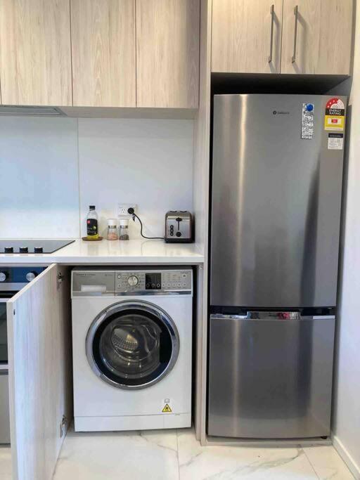 Cheerful 2 Bedroom Townhouse In Addington! Christchurch Bagian luar foto