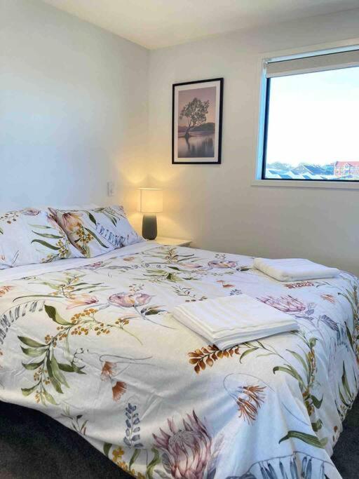 Cheerful 2 Bedroom Townhouse In Addington! Christchurch Bagian luar foto