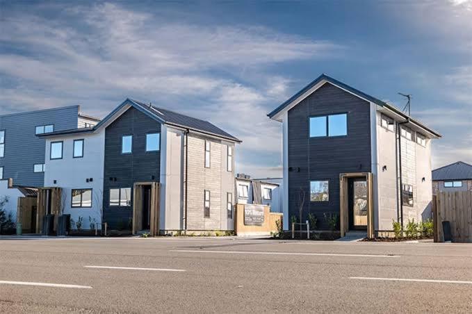 Cheerful 2 Bedroom Townhouse In Addington! Christchurch Bagian luar foto